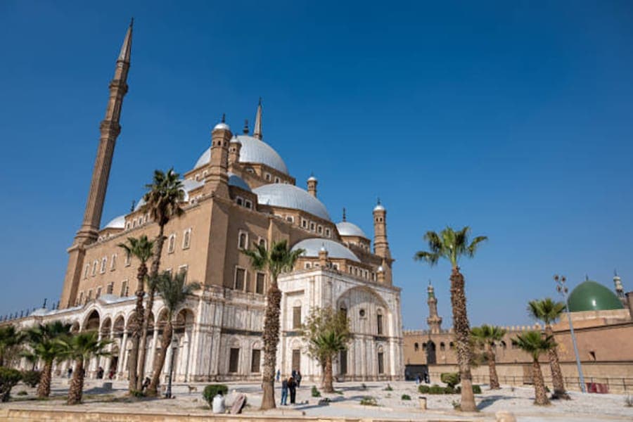 Couple Tour to Sultan Hassan